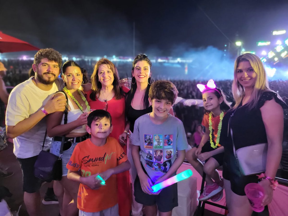 AgosGiordani's tweet photo. Tremenda noche 🎉✨ #NDP #Andalgala #Catamarca https://t.co/NZJwpsASay