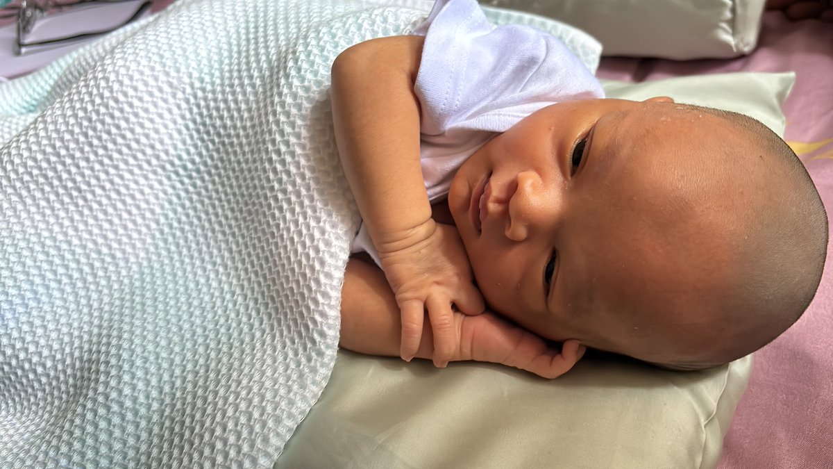 ucopsyazwan's tweet photo. @meinmokhtar After 3 years of marriage, say hello to our newborn ❤️ https://t.co/mlnAr6G8hy