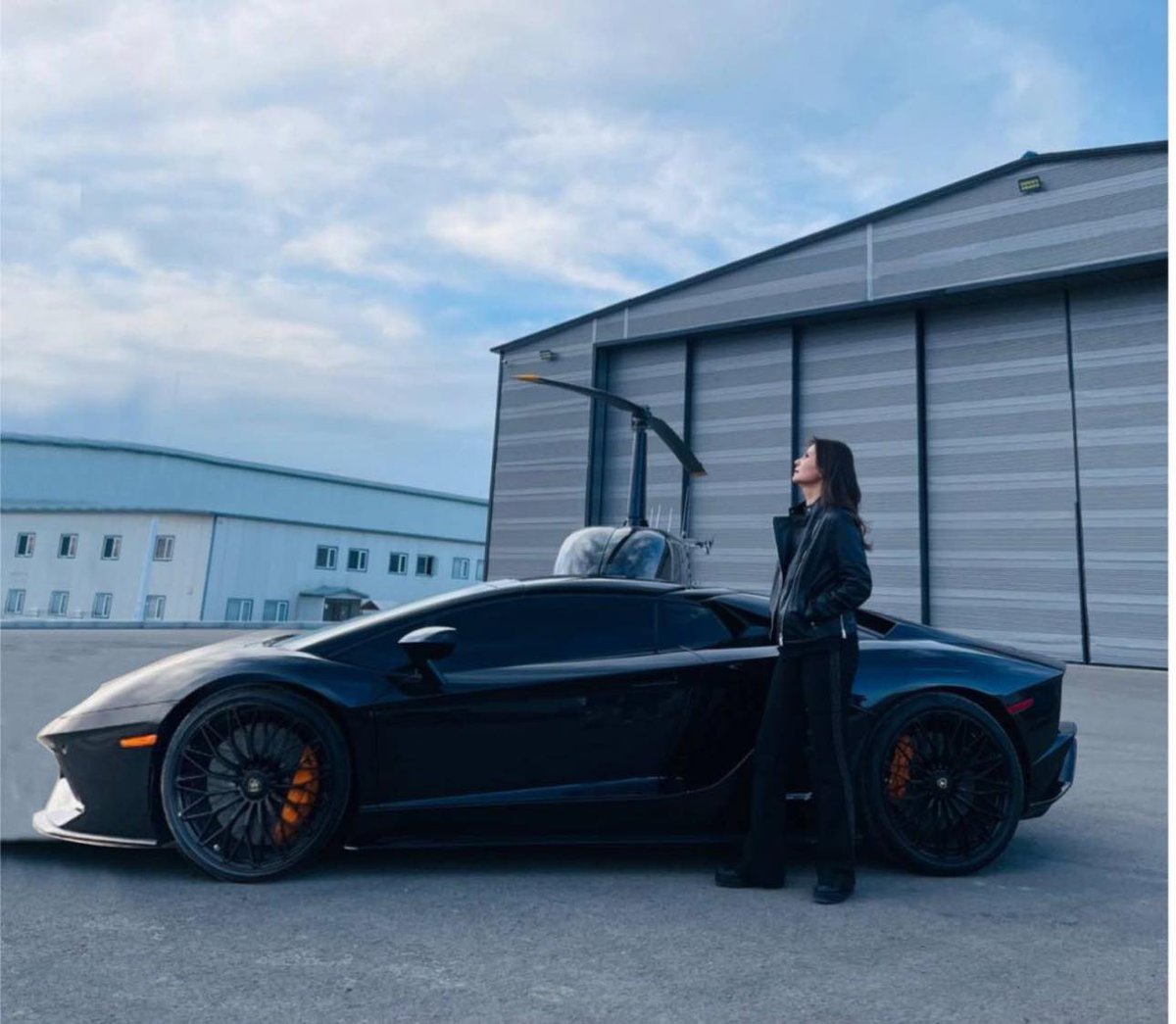 “ТРАФИГУРА”-ГИЙН ГАР ХӨЛ Э.ЖОНОНБАЯР МОНГОЛЫН УЛС ТӨР, ХУУЛЬ ХЯНАЛТЫНХНЫГ АТГАЖ, МӨНГӨ УГААЖ, ХУУРАМЧ ШАТАХУУН ҮЙЛДВЭРЛЭЖ БАЙГАА БАРИМТЫН МӨРӨӨР-I ‼️‼️‼️

       Тив дамнасан дамын наймааны бизнес эрхэлдэг “Трафигура” компанийг сонсоогүй хүн үгүй биз. Монголоос “Оюу толгой”-н