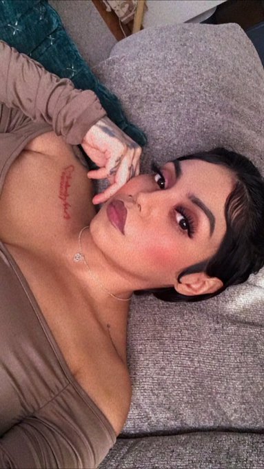 ✨ #GoldenGlobes2024 #sundayvibes #Latina https://t.co/V4MH3ZsywN<a href="/tag/goldenglobes2024"class="tags">#GoldenGlobes2024</a><a href="/tag/sundayvibes"class="tags">#sundayvibes</a><a href="/tag/latina"class="tags">#Latina</a>