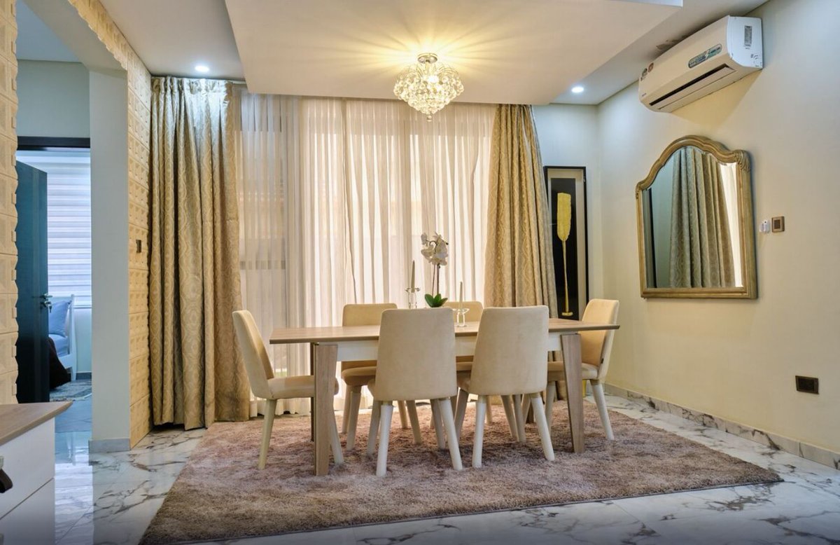 dott_stays's tweet image. Say #Hello to this #Luxurious #5bed #villa in #Accra, #5mins from the #beach. This Luxurious #home also has #4receptionrooms, #5bathrooms &amp;amp; a #chefs kitchen with a separate kitchenette.

To book or enquire, quote Ref: EX/LAV👉buff.ly/3wJhaYE

#Africahomes #holidayhome