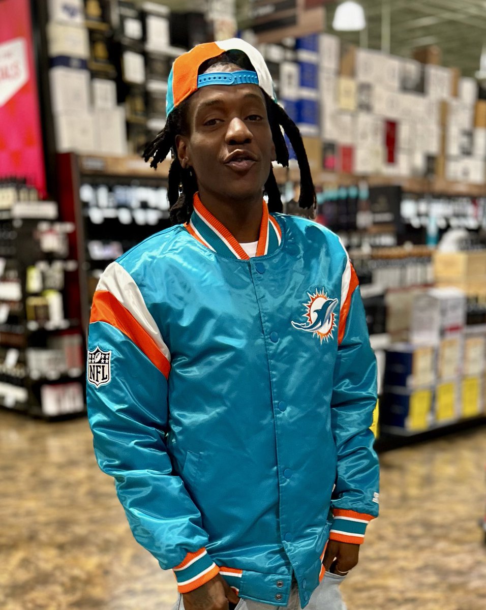 mirror_monk's tweet photo. βI got debt cuz Iβm betting wit the Dolphins.β π¬π₯π€πΎ#WeStillOutChea https://t.co/DMIDyLlrie