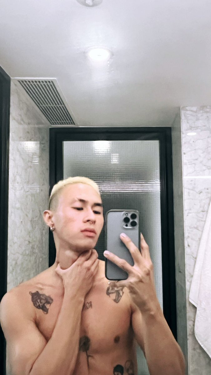 😈