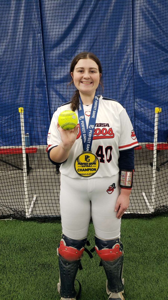 daci_walls's tweet photo. My TBSA Wahoos went 4-0-1 this weekend in Burlington, IA and are the PG Midwest Meltdown Champions! I batted .455 for the weekend and I hit a two run bomb! #7 of the fall/winter season! @TbsaWahoos07 @TopPreps @PG_Softball @SteveLeverton2 https://t.co/OVyAHnbU1P