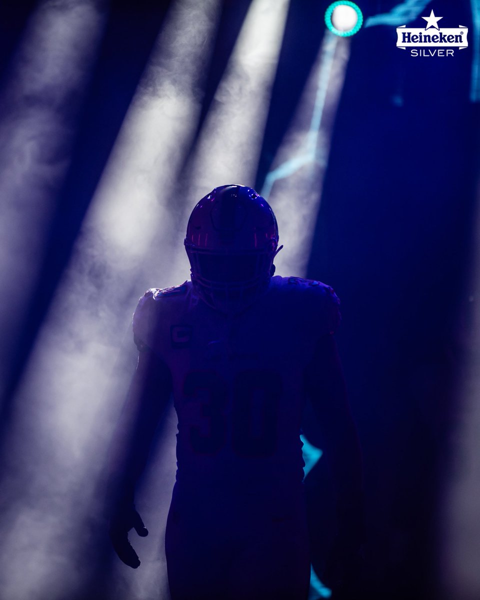MiamiDolphins's tweet photo. Got that tunnel vision. https://t.co/lpeQIR2kzV
