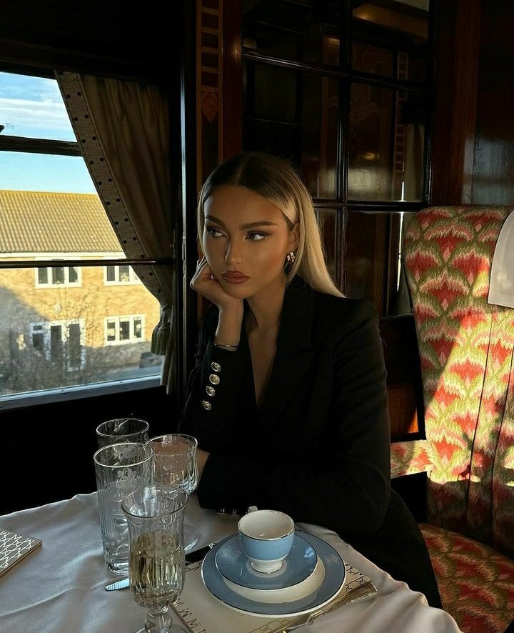 ᅟᅟ                 ᅟᅟ       ᅟᅟ                 ᅟᅟ       ᅟᅟ          — ⬩ bıtch, ı sɑıd' 
      ᅟᅟ                   ◞ whɑt ı sɑıd! ᅟᅟ                 ᅟᅟ