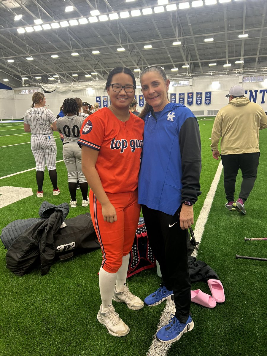 brileyhenry14's tweet photo. Big Thanks to @UKsoftball for putting on a great camp!! I had a great time learning new things and being able to show off my skills. Thank you to all coaches and players who helped out! @UKCoachLawson @UKCoachHimes @coachjb_18 https://t.co/EIetfh8Mon