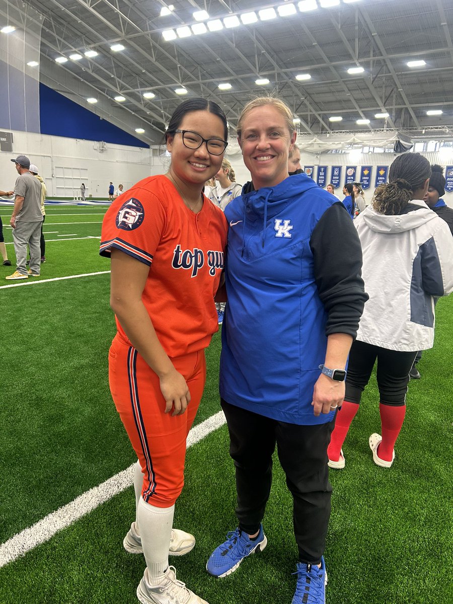 brileyhenry14's tweet photo. Big Thanks to @UKsoftball for putting on a great camp!! I had a great time learning new things and being able to show off my skills. Thank you to all coaches and players who helped out! @UKCoachLawson @UKCoachHimes @coachjb_18 https://t.co/EIetfh8Mon