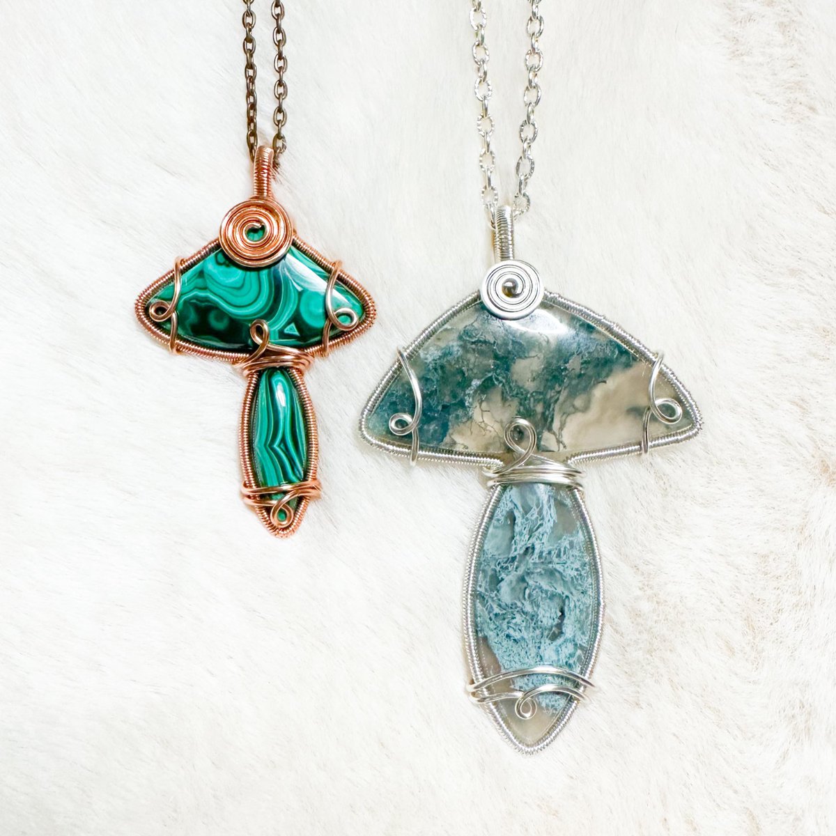 mildhippie's tweet photo. malachite or moss agate shroom?🍄💚 https://t.co/0GBtTZWif0