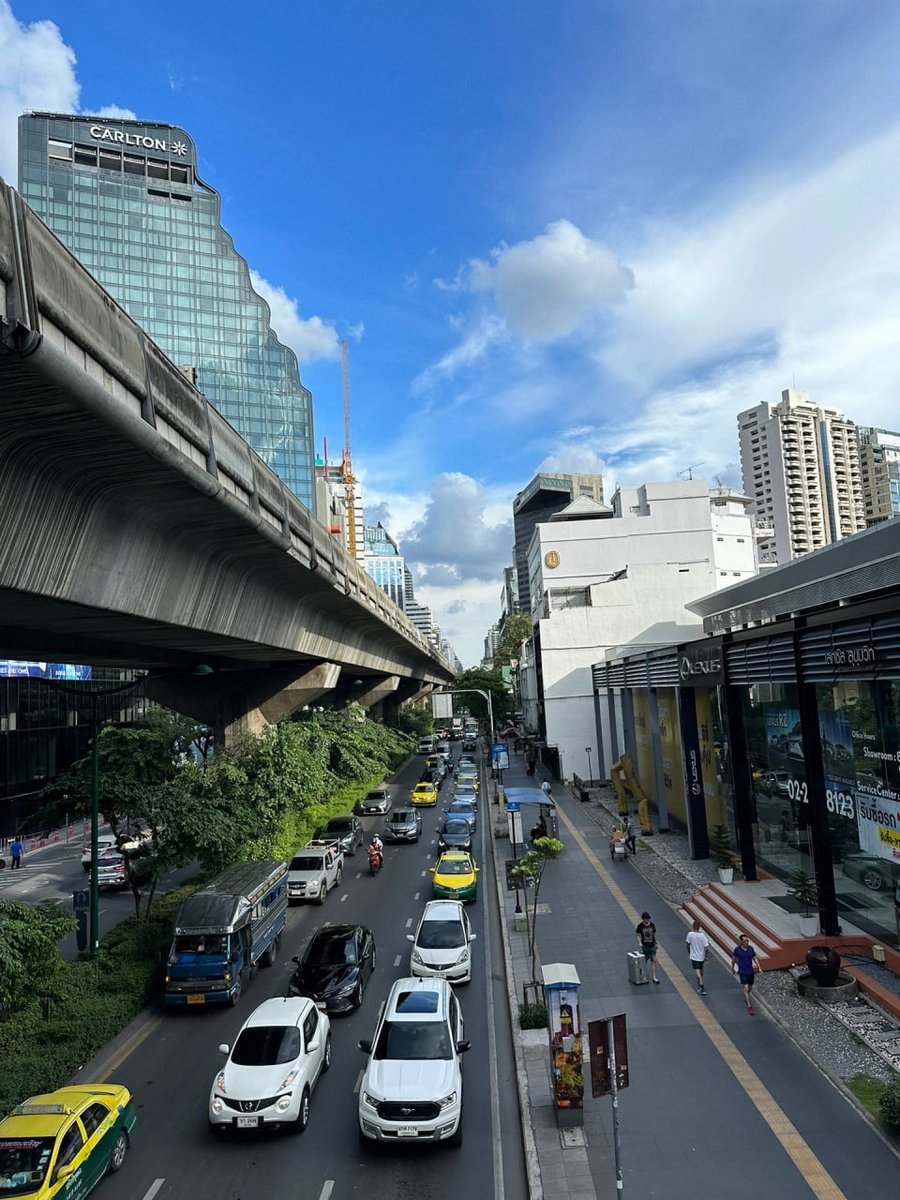 Funky662's tweet photo. How come Bangkok🇹🇭 even the clouds📷 are so beautiful? https://t.co/h82mmumyAx