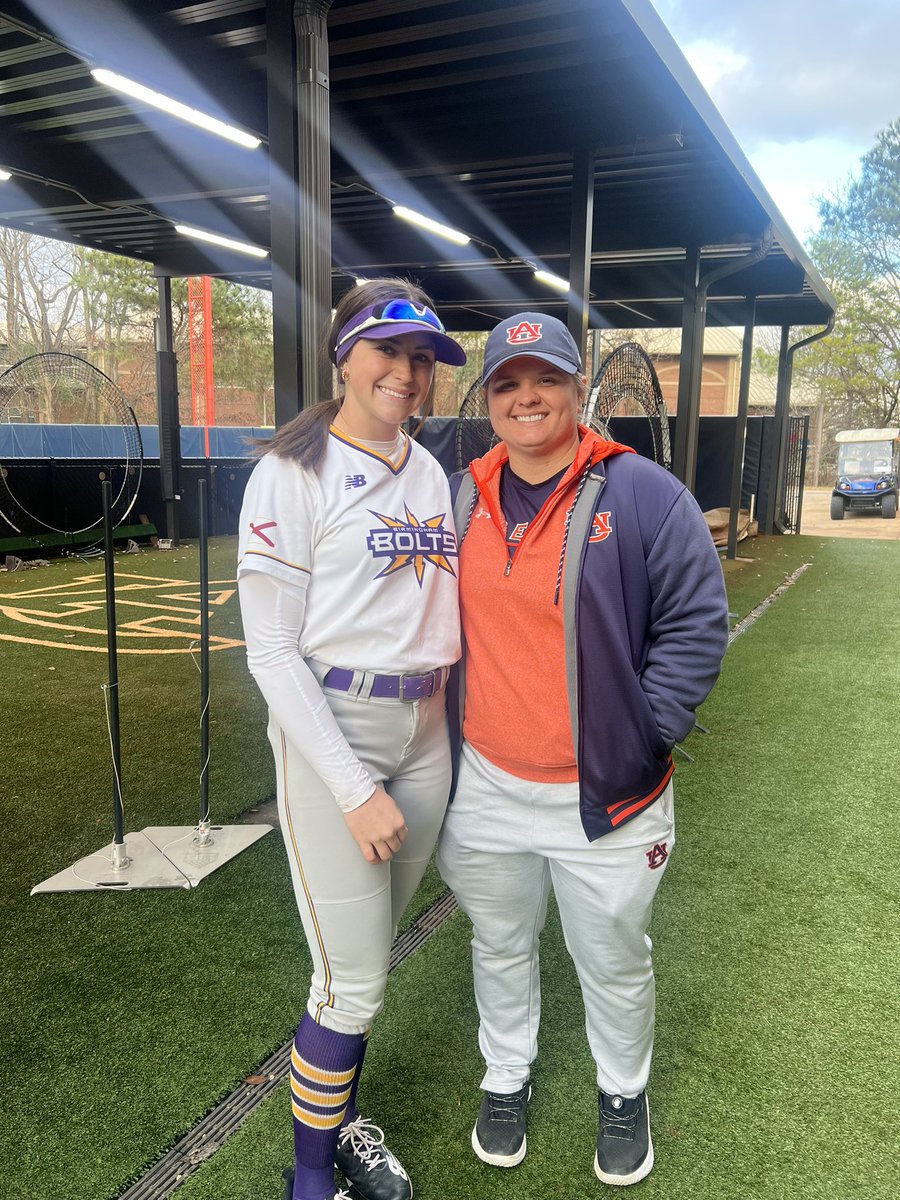 AsherThompson_7's tweet photo. Thank you @AuburnSoftball for the awesome camp yesterday! Looking forward to my next visit! @BhamBolts2027 @ExtraInningSB @LegacyLegendsS1 @deanAU_TigersSB @Emily5Car @hansparks4 @LeisaColemanLee https://t.co/JItZTvFsYm