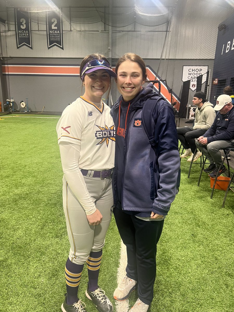 AsherThompson_7's tweet photo. Thank you @AuburnSoftball for the awesome camp yesterday! Looking forward to my next visit! @BhamBolts2027 @ExtraInningSB @LegacyLegendsS1 @deanAU_TigersSB @Emily5Car @hansparks4 @LeisaColemanLee https://t.co/JItZTvFsYm