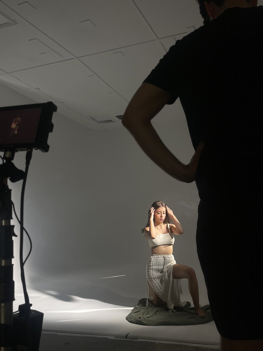isoliamusic's tweet photo. stepping back into the light 🔓🎬 https://t.co/yblkP17BMr