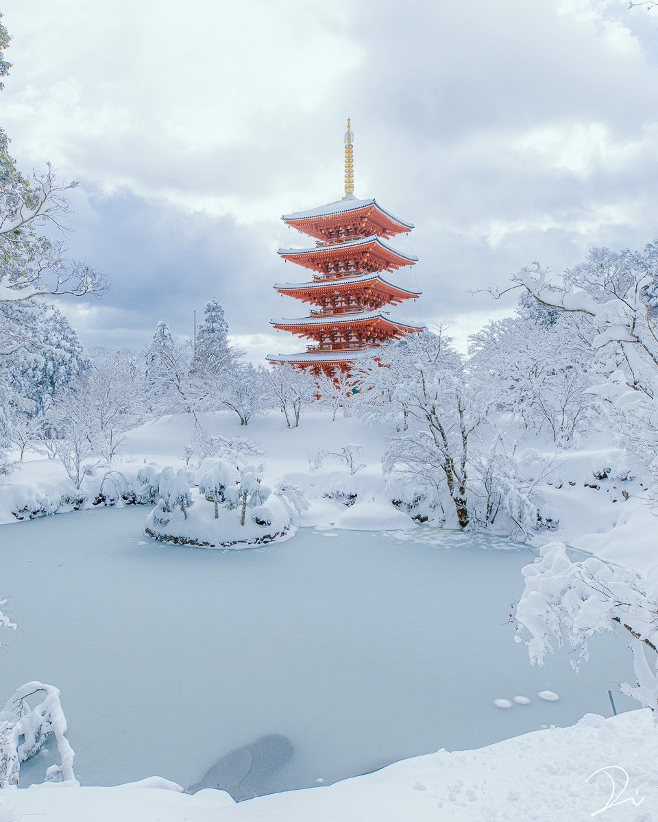 usalica's tweet image. 銀世界の五重塔