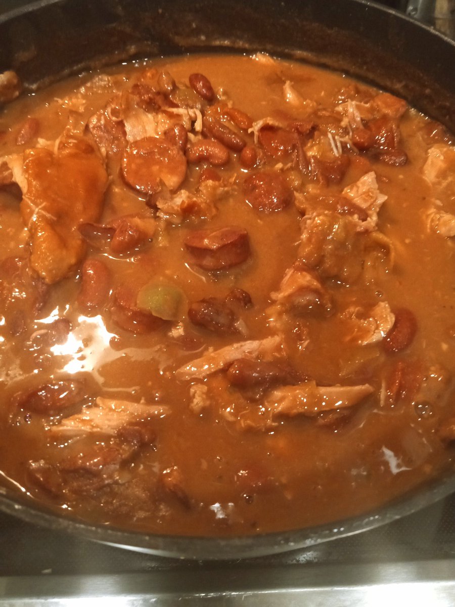 marysampson844's tweet image. Southern girl in the kitchen.
Authentic Soul Food 
#Redbeans
#rice
#cabbage
#oxtails
#cornmuffins
@coreysampson04