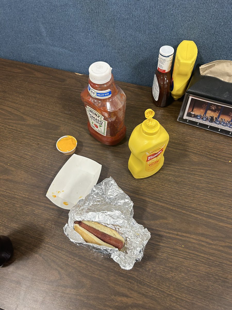 NEO Concession HOT DOGS tweet media