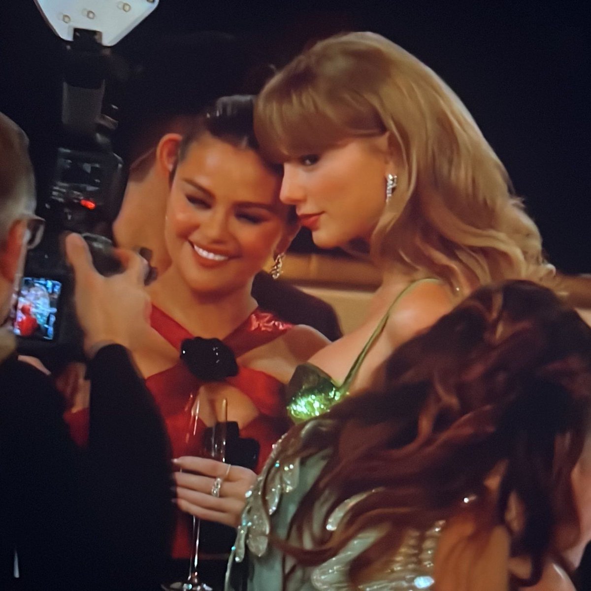 best of swift ❁ tweet media