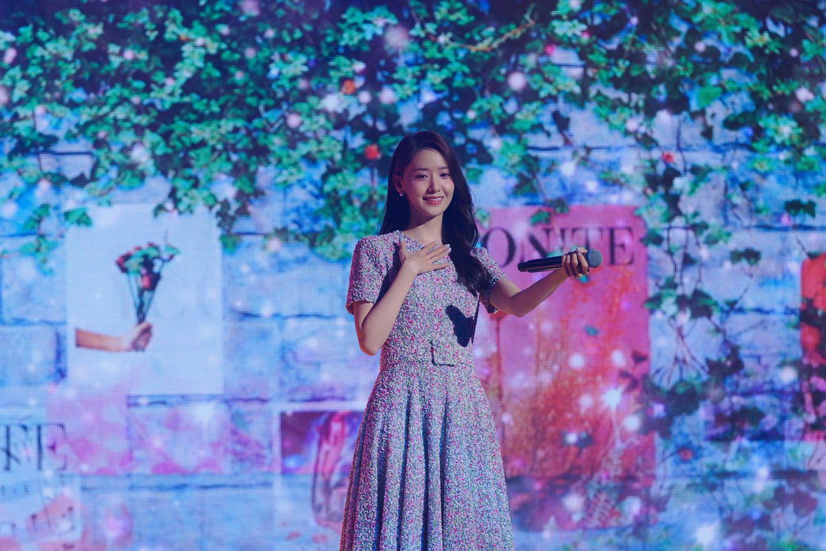 임윤아, 2024년 첫 시작은 팬들과 함께! 아시아 팬미팅 서울 공연 대성황
“늘 응원해 주시는 마음 돌려드릴 수 있도록 열심히 하겠다” 감격 소감
직접 준비한 선물부터 솔로곡·댄스 챌린지까지 ‘특급 팬사랑’ 빛났다!
소녀시대 데뷔 6000일 기념 권유리&amp;효연 깜짝 등장! 감동으로 물든 ‘핑크 오션’