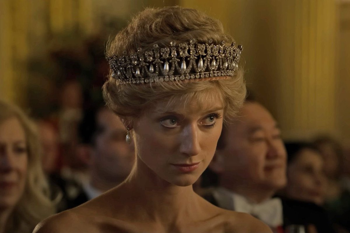 FilmUpdates's tweet image. Elizabeth Debicki wins Best Supporting Actress in a TV Series at the #GoldenGlobes for ‘THE CROWN’