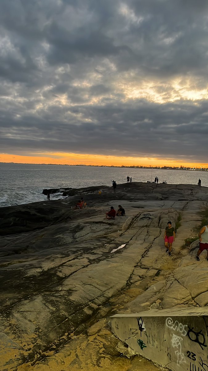 eualanrocha8's tweet photo. Fim de tarde em Rio Das Ostras https://t.co/Eg8myzmoNY