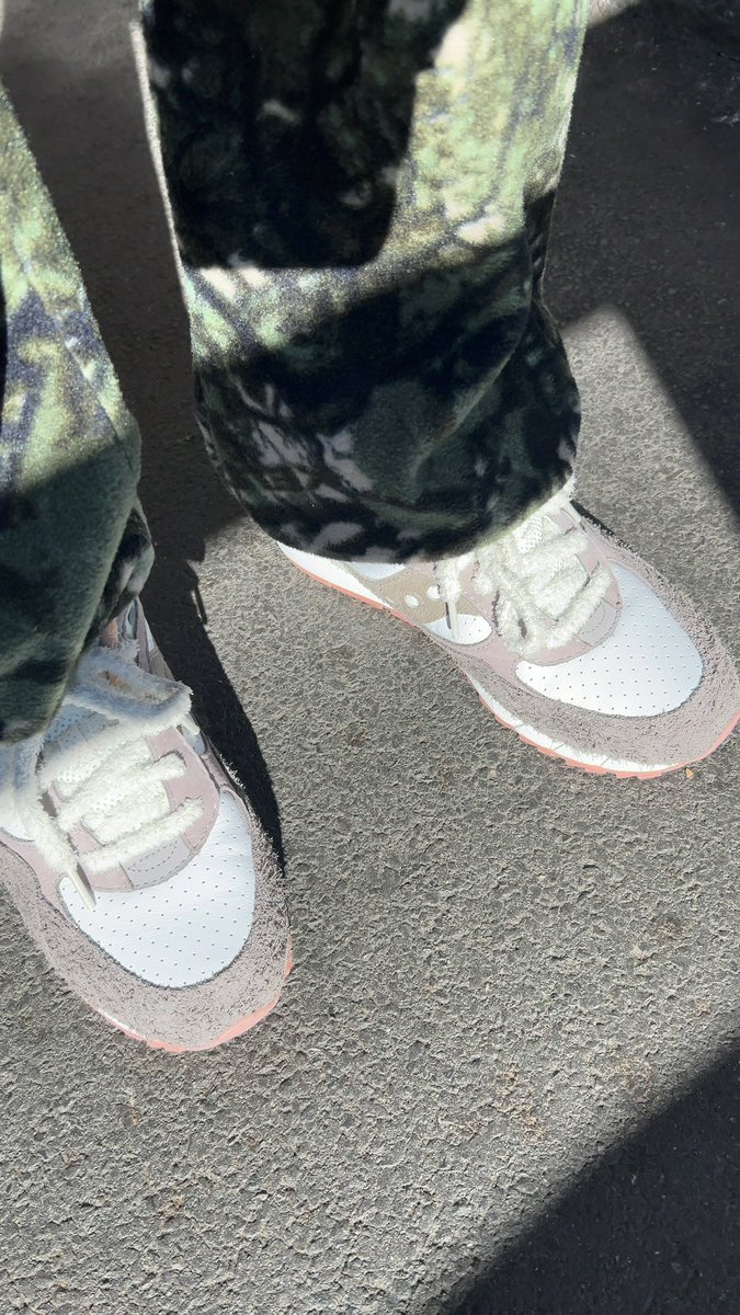 eiji_ihara's tweet photo. 今日のSaucony × MAYBE TOMORROW
Shadow 6000 "Hare"
#saucony #shadow6000 https://t.co/2Hd8nwS2pk