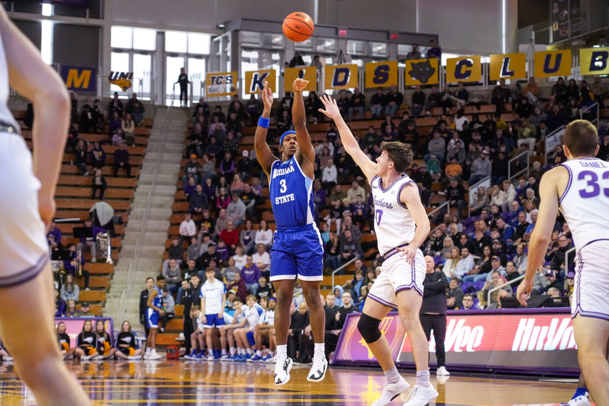 Kent's Career Day Leads ISU over UNI Read 👉 bit.ly/48KxI3q #MarchOn | #Kaizen