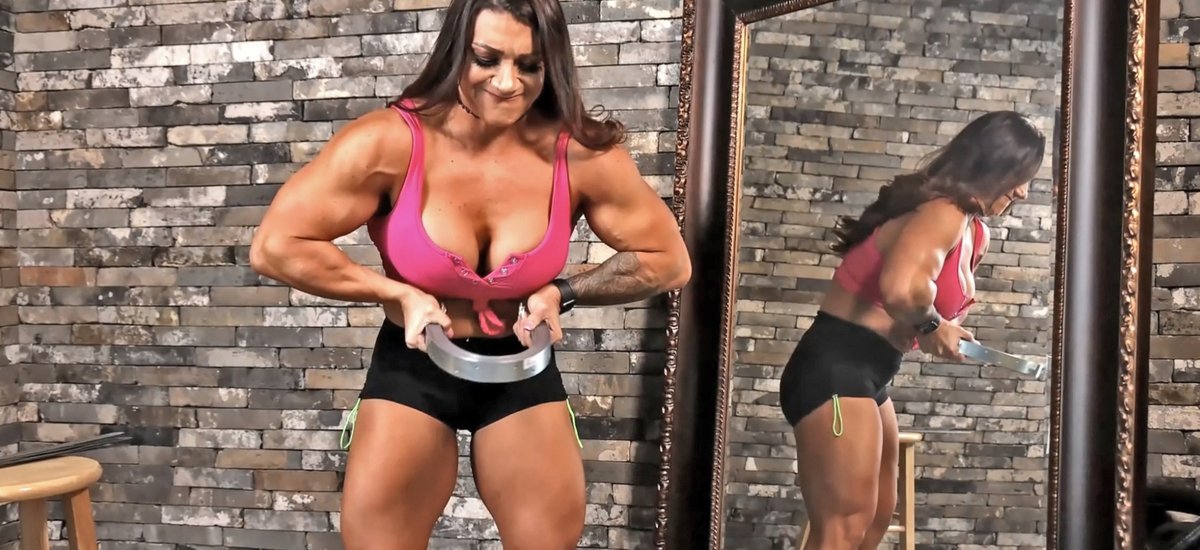 herbiceps's tweet photo. How many metal planks can Chelsea bend? Watch the VOD to find out! > > > https://t.co/1K4SXXmuhN
.
.
.
#herbiceps #femalemuscle #muscularwomen #buffbabes https://t.co/FJbAf6s5S8