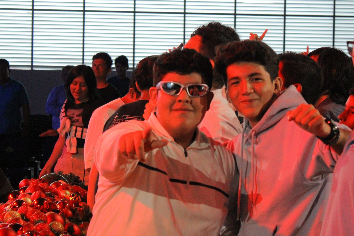 JovenesCompaz's tweet photo. POV: Tomaste la decisión de unirte a nuestro primer culto de jóvenes en 2024, ¡y qué gran elección hiciste! 🌟 #JóvenesCompaz #AmigosDeVerdad https://t.co/gd0ZQgTJ0Y
