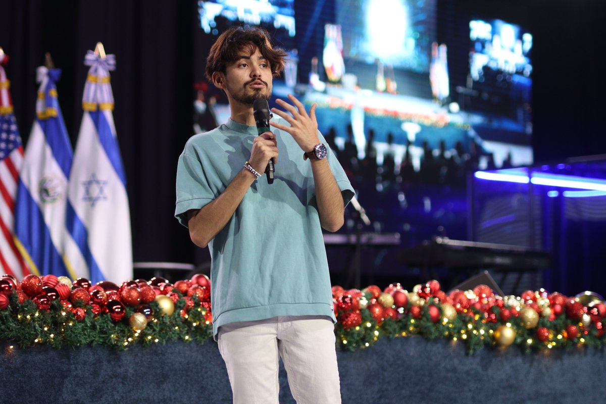 JovenesCompaz's tweet photo. POV: Tomaste la decisión de unirte a nuestro primer culto de jóvenes en 2024, ¡y qué gran elección hiciste! 🌟 #JóvenesCompaz #AmigosDeVerdad https://t.co/gd0ZQgTJ0Y
