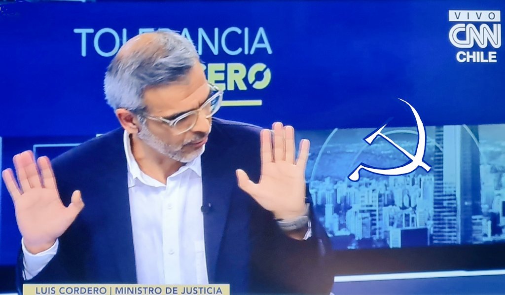 Tor25899035's tweet photo. 🇨🇱 | ¿Lo vieron?. El ministro de justicia Luis Cordero dijo: "no importan los antecedentes ni prontuarios de los delincuentes para otorgarles pensiones de gracia vitalicias, sólo importan sus derechos" ¿Cómo es posible decir semejante idiotez?. Ahora entiendes por qué estamos así https://t.co/dSHoxfzAO7