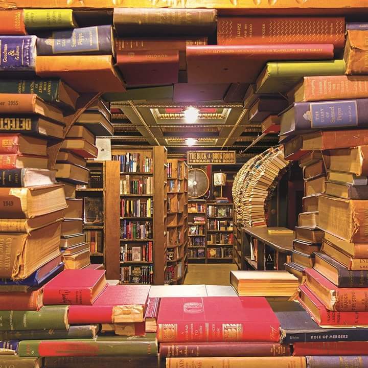 librofilos's tweet photo. La respuesta a todo está en la literatura.

#DidierDecoin https://t.co/bd3pZal371
