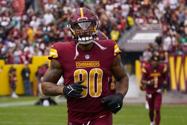 HailStateStool's tweet photo. MONTEZ SWEAT

The first player in NFL HISTORY to lead TWO teams in sacks in the same season🔥 https://t.co/Tc2QuA93Pr