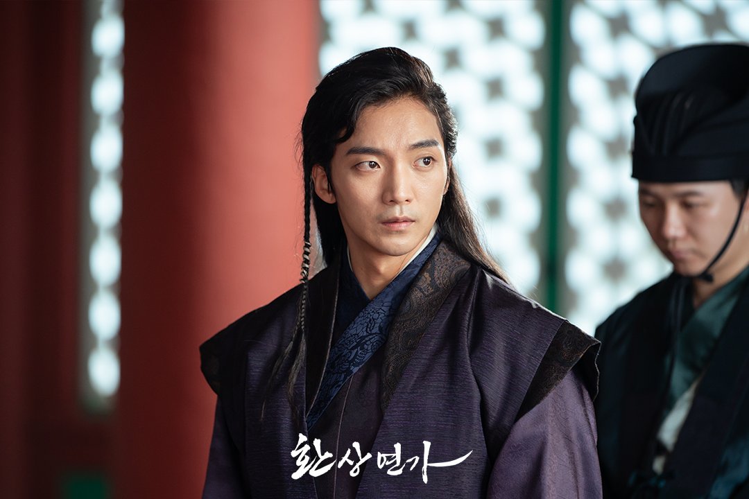 KBS_drama's tweet photo. [환상연가]
연월이를 위험에 빠뜨린 흑막의 주인공은 누구일까...!
오늘 밤 10시 10분에 공개된다는데...참을 수 없어요...알려주세요!!!! 🥹💧

KBS2 월화드라마 [환상연가]
매주 [월화] 밤 10시 10분 방송

#KBS #KBSDRAMA #환상연가 #박지훈 #홍예지 #황희 #지우 https://t.co/OhJjQKsIim