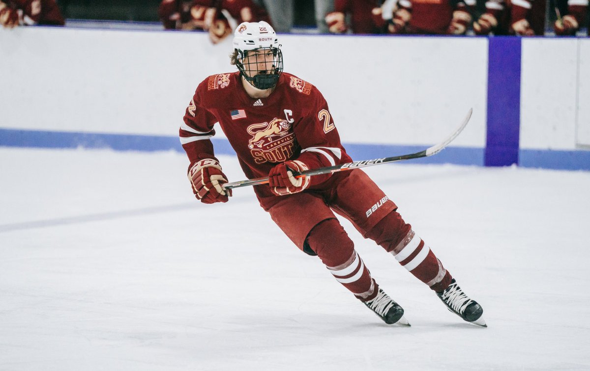 Ashton Dahms (Lakeville South - via Des Moines USHL) has committed to MN Duluth. The 2005 power forward had 28 points in 25 games this fall for the MN Wilderness (NAHL) prior to a recent move to Iowa (5 points, 7 games).