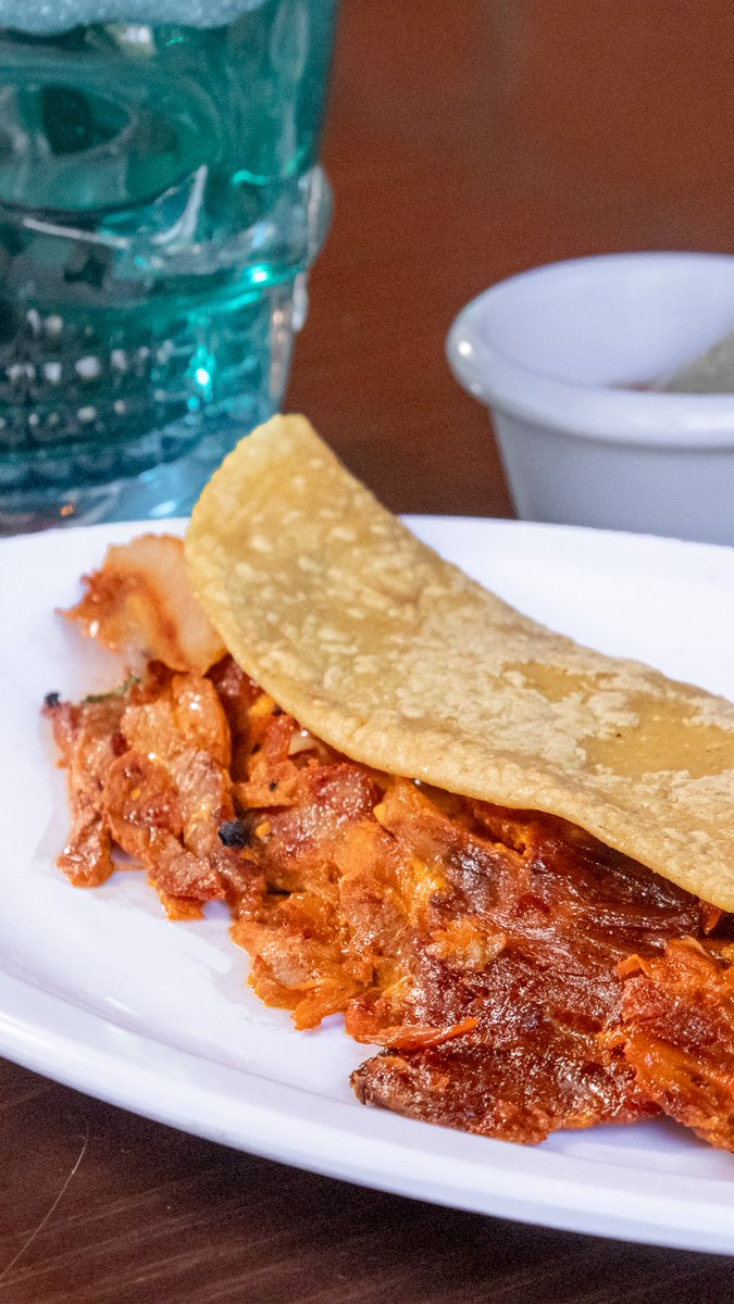 Empieza debate, la quesadilla es…

(FAV) con queso
(RT) sin queso.