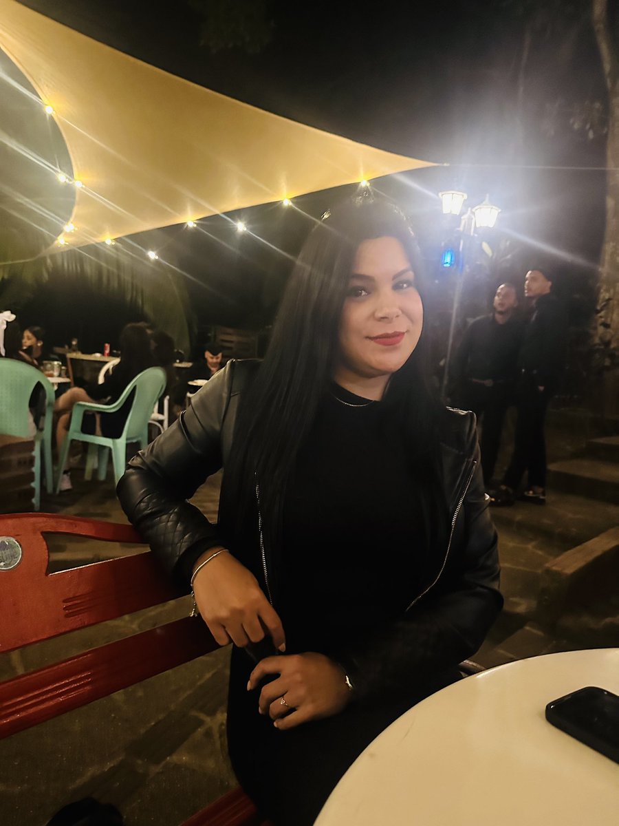 daimi_89's tweet photo. La mirada que más fuerza tiene, es aquella que sin decirte nada te lo muestra todo.  🖤 https://t.co/cplogorrX9