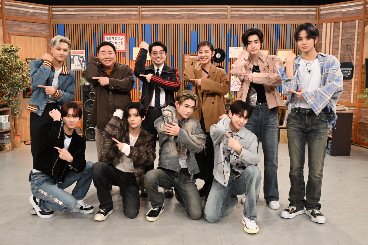 本日
テレビ朝日系　深夜12時15分
#ハマスカ放送部
ハマ・オカモトくん、斎藤ちはるたアナ
とK-POPの人気の謎に迫ります。
#ENHYPEN(#エンハイプン)のトークとパフォーマンスも！
写真　まさかの僕のギャグ
ここをこうこうこう！をみんなで。笑
ニキくんだけ
ここを
ではなく
こうこうこうこう