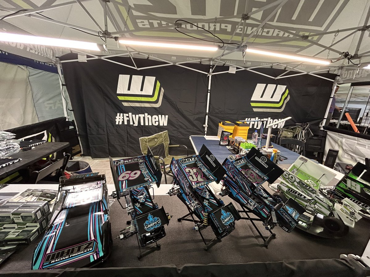 whitzracing's tweet photo. #WhitzHasEnteredTheBuilding

#WhitzRacing #TeamDrivers and #TeamTent at the RC Chili Bowl are setup and ready to race (and sell)…

Stop by and see what the boys are up to, ask them anything…legally they have to answer, even set-up advice!

We may have one late addition to the lineup this week, guess we’ll have to wait and see. 🧐

Practice Starts Tomorrow!

#FlyTheW #WhitzRacing https://t.co/jarRcYSitI