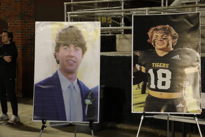 JakeMartinOC's tweet photo. Neville held a candlelight vigil in Bill Ruple Stadium tonight in memory of Tarver Braddock. 

📸 @TMoPix https://t.co/osQA720x1y