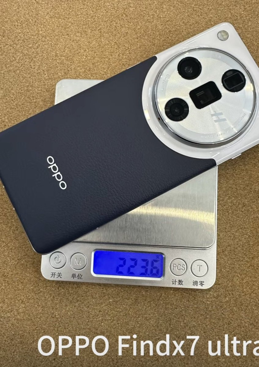 TechKard's tweet photo. Oppo Find X7: 204.4g, 859mm
OPPO Find X7 Ultra: 223.6g, 924mm
https://t.co/2dX03GifnX
https://t.co/eJgxn9O6Qj
#Oppo #OPPOFindX7Pro #OppoFindX7 #OppoFindX7Ultra https://t.co/8xH10EE1eA
