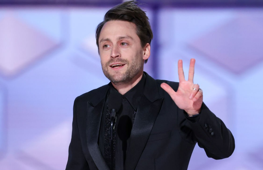 kculkinthinker's tweet photo. FIRST TIME GOLDEN GLOBE WINNER KIERAN CULKIN https://t.co/NmVXqo3rh0