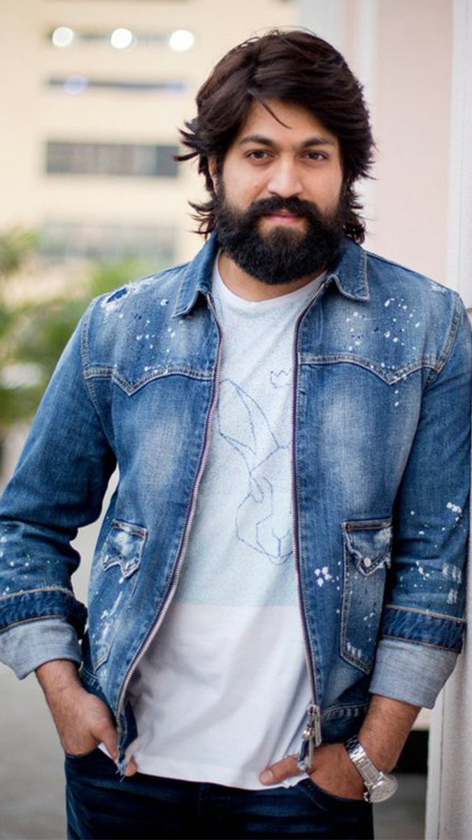 RccShashank's tweet photo. Wishing Rocking Star Yash a joyful birthday! May all your films achieve blockbuster success, just like KGF! 🎉🎁

#YashBoss
#HappyBirthdayYash
#HappyBirthdayRockingStarYash https://t.co/xURxIIHoDS
