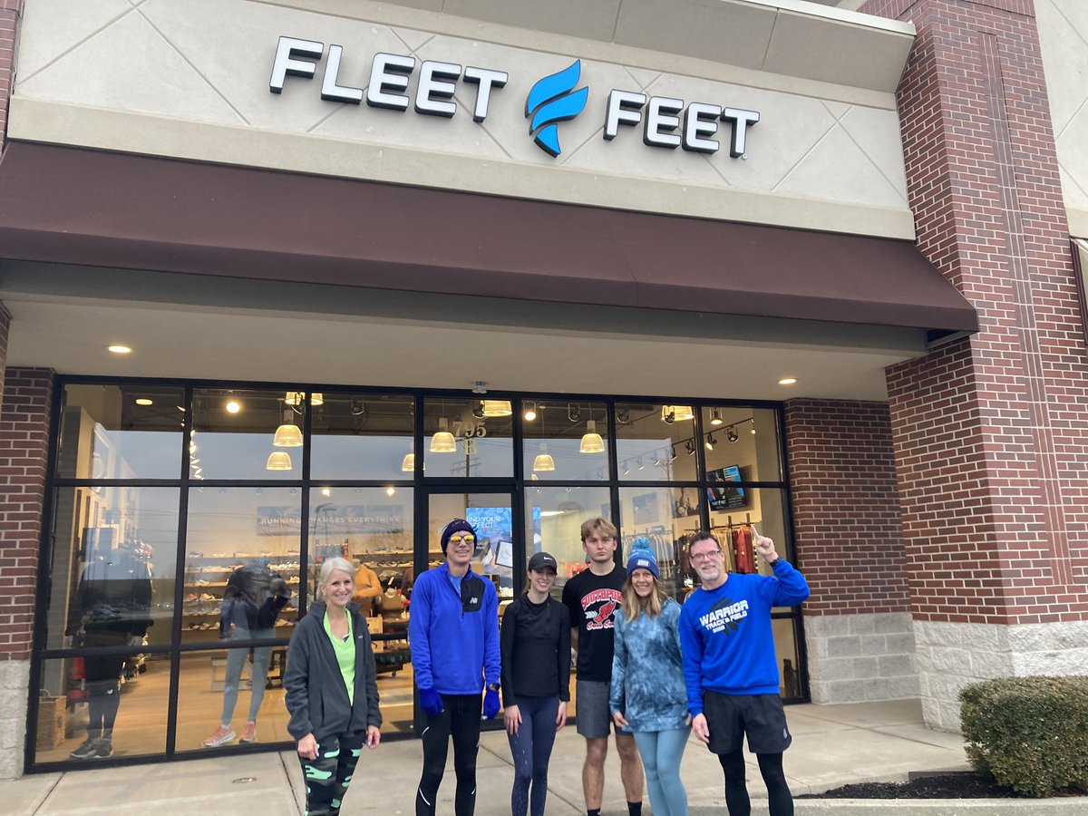 RobRueff's tweet photo. Great group run tonight / even got pushed a little which I’ve needed #runchat #runhardhavefun #runningchangeseverything https://t.co/8kzEeIjYEP