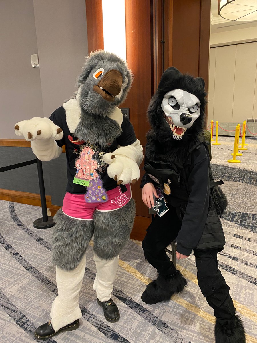 G0dOfMischi3f's tweet photo. All these people were so nice!! Wish I coulda got pics with the realistic suits with mine but this was Friday!! https://t.co/15s23WZVze