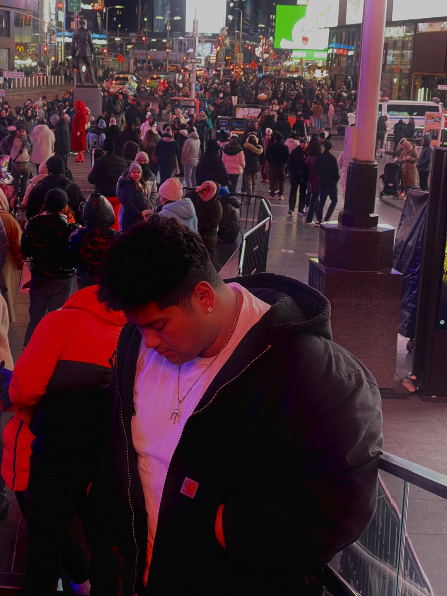 Ykmateo's tweet photo. On this episode: nyc https://t.co/sVcA2AR7BH