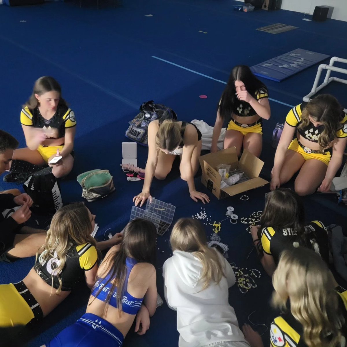 CA_Steelcats's tweet photo. So Hey Let's Be Friends...
Making some bracelets today before practice. Find a SteelCat this weekend at #JamfestCSN and let's trade! See ya there! #HereWeGoβ―β―β― #bdbkis π€ππ https://t.co/6ghBmirbeO