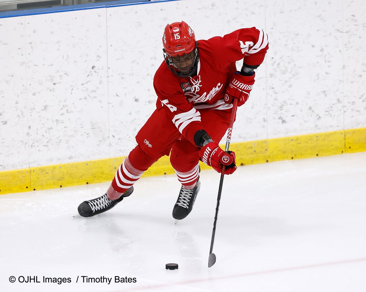 ojhlimages's tweet photo. Don't want to seem arrogant but shooting from a high riser position in near perfect lighting on Olympic Ice with a Canon 300mm 2.8 is a Photogs dream scenario. Trust me I saved for years to acquire this lens. @LeamFlyers @OakvilleBlades @OJHLOfficial https://t.co/5BIzQY4vMh