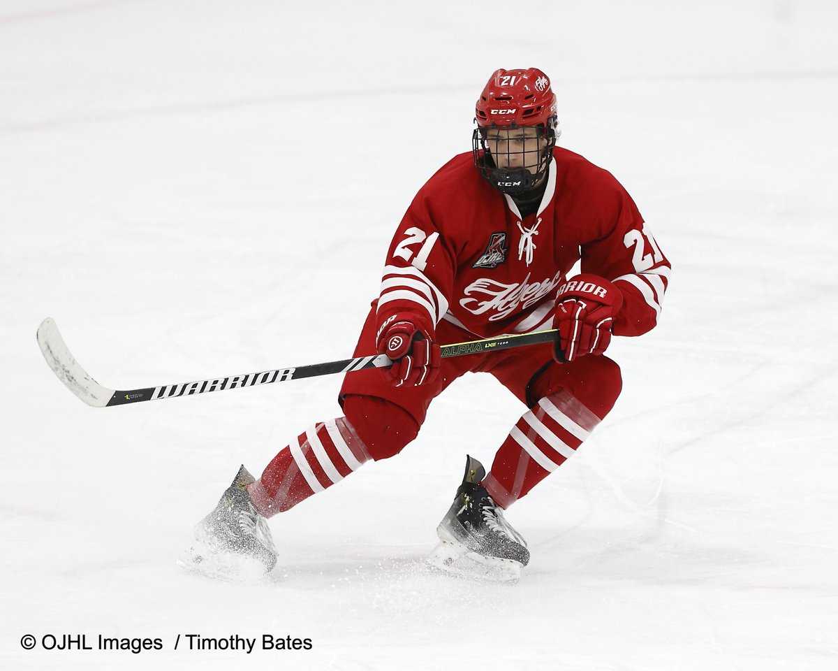 ojhlimages's tweet photo. Don't want to seem arrogant but shooting from a high riser position in near perfect lighting on Olympic Ice with a Canon 300mm 2.8 is a Photogs dream scenario. Trust me I saved for years to acquire this lens. @LeamFlyers @OakvilleBlades @OJHLOfficial https://t.co/5BIzQY4vMh