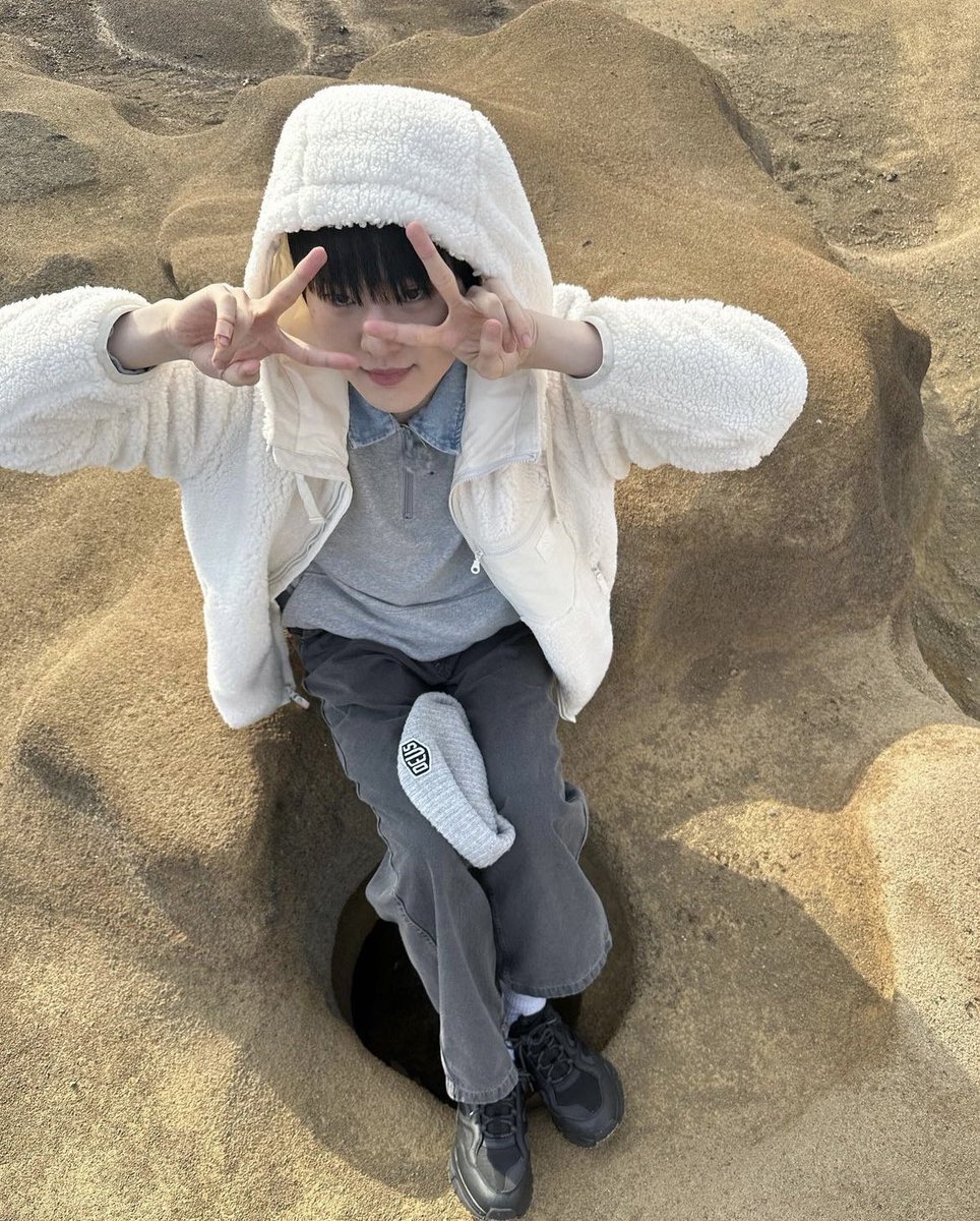 📷] 240105 | t0ninam’s instagram update

🔗 instagram.com/p/C1t0Mx8v07C/…

💬 t0ninam ไปออกรายการกับพี่อูซอก พี่ดงพโยและพี่อึนซังที่เกาะเจจูค่ะ สามารถรับชมได้ที่ YouTube channel : Arcade pang รายการน่ารักมากๆเลยค่ะ

#NAMDOHYON​ #นัมโดฮยอน #남도현​  #ドヒョン #南到賢