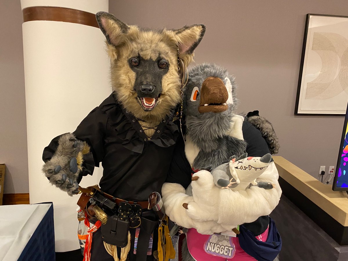 G0dOfMischi3f's tweet photo. All these people were so nice!! Wish I coulda got pics with the realistic suits with mine but this was Friday!! https://t.co/15s23WZVze